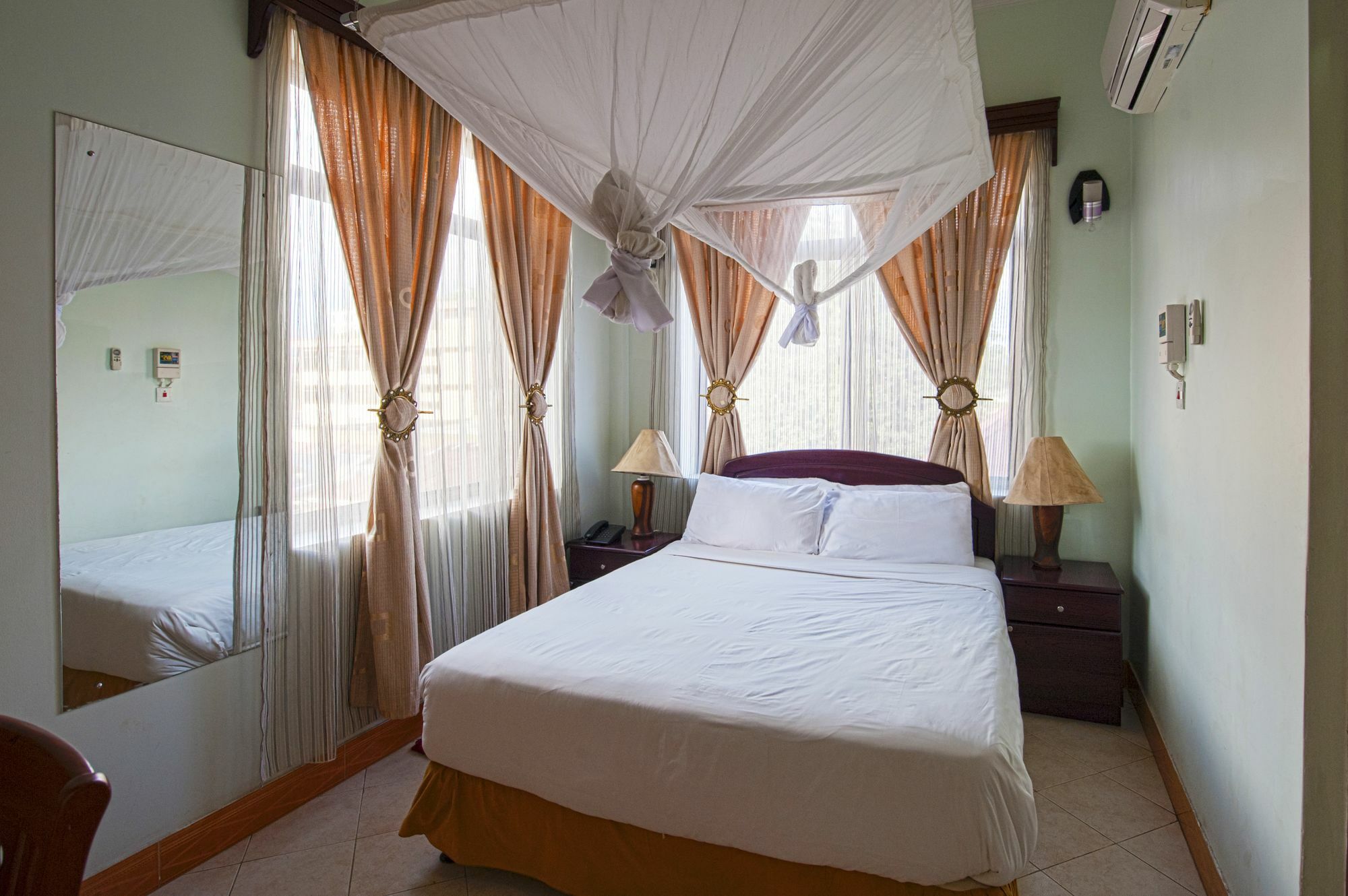 Jevas Hotel Аруша Екстериор снимка