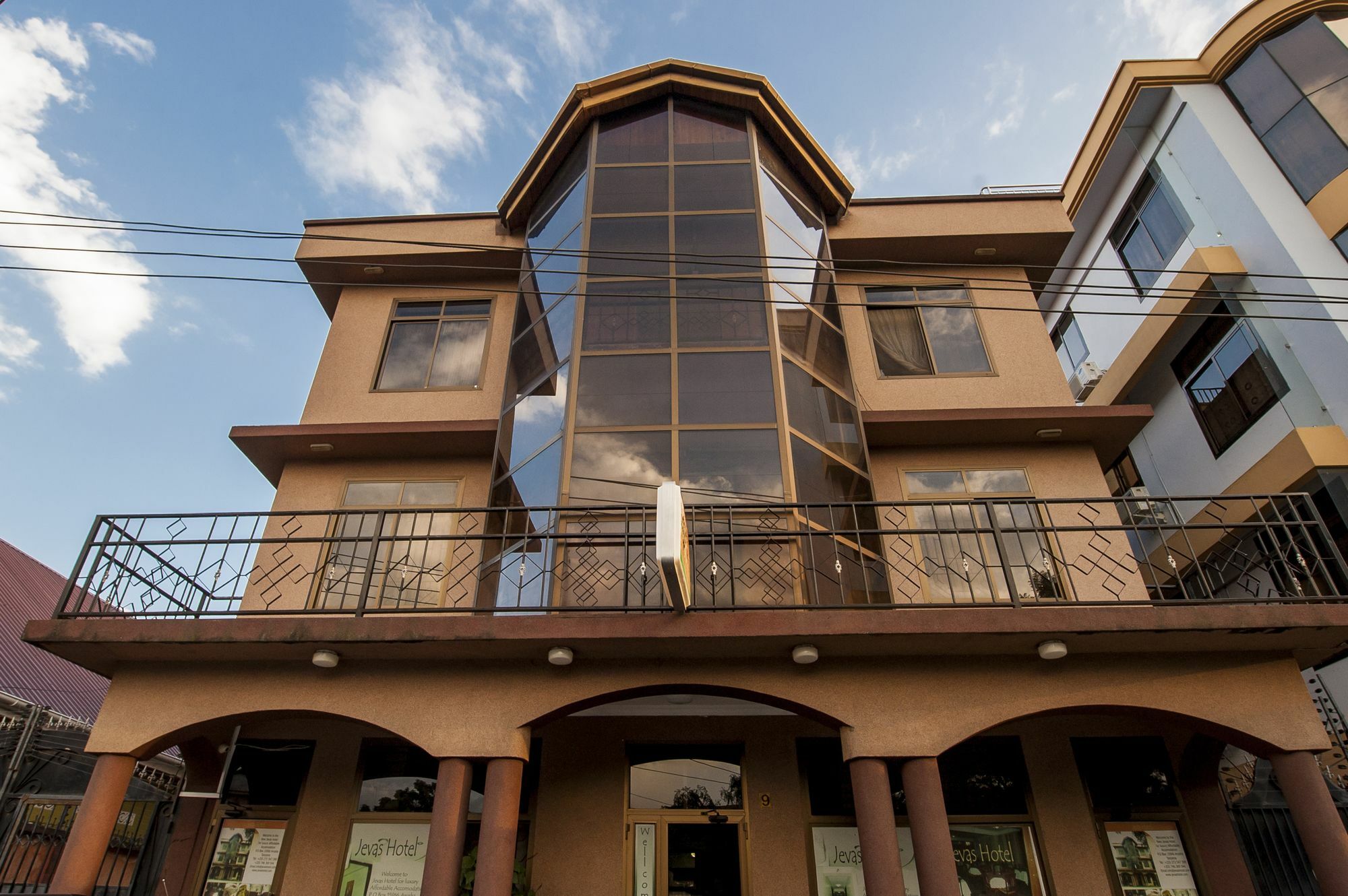 Jevas Hotel Аруша Екстериор снимка